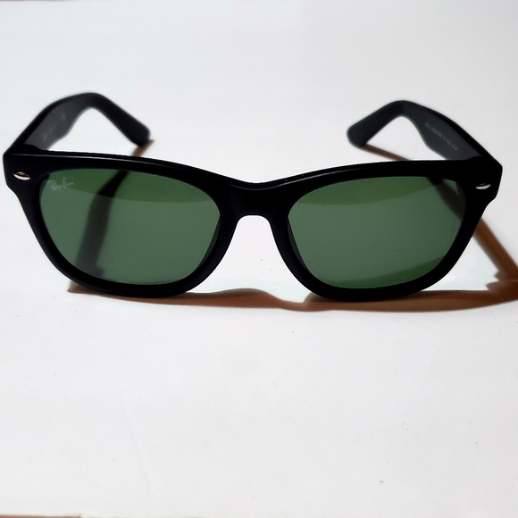 Ray-ban New Wayfarer W/ RED Ray-Ban box,case&cloth